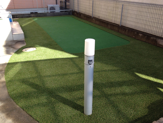 千葉県野田市における家庭用人工芝ゴルフ練習場の施工例