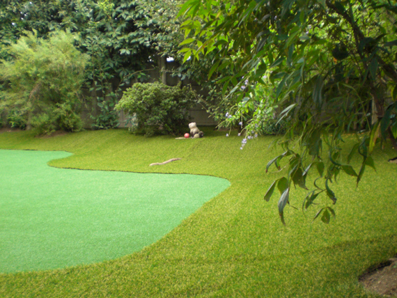 大阪府堺市における家庭用人工芝ゴルフ練習場の施工例