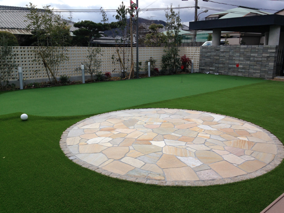 奈良県香芝市での家庭用人工芝ゴルフ練習場の施工例